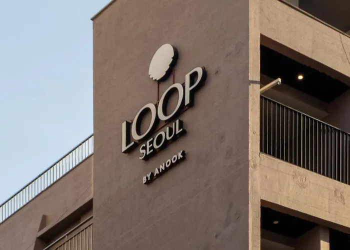 Loop Retreat By Anook Hongdae *