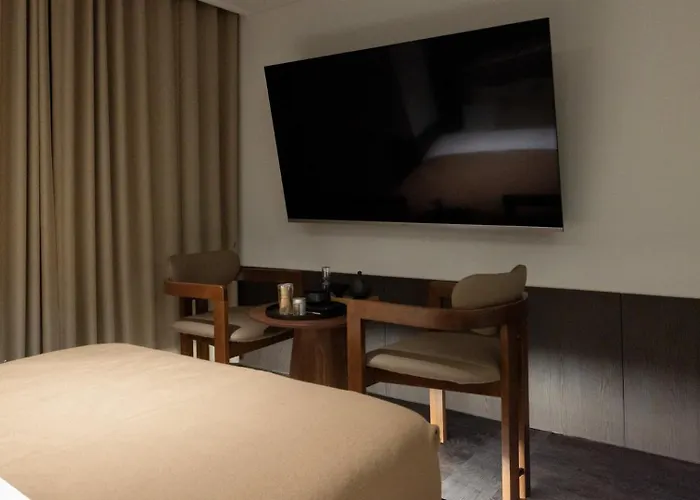 Hotel Loop Retreat By Anook Hongdae Seul