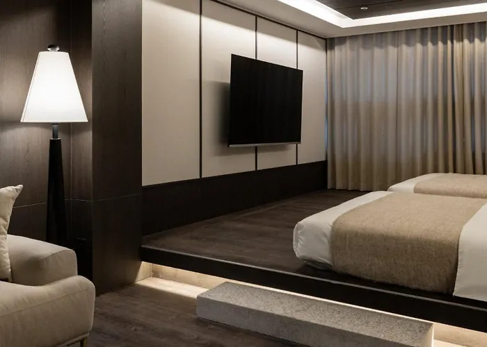 Hotel Loop Retreat By Anook Hongdae Seul
